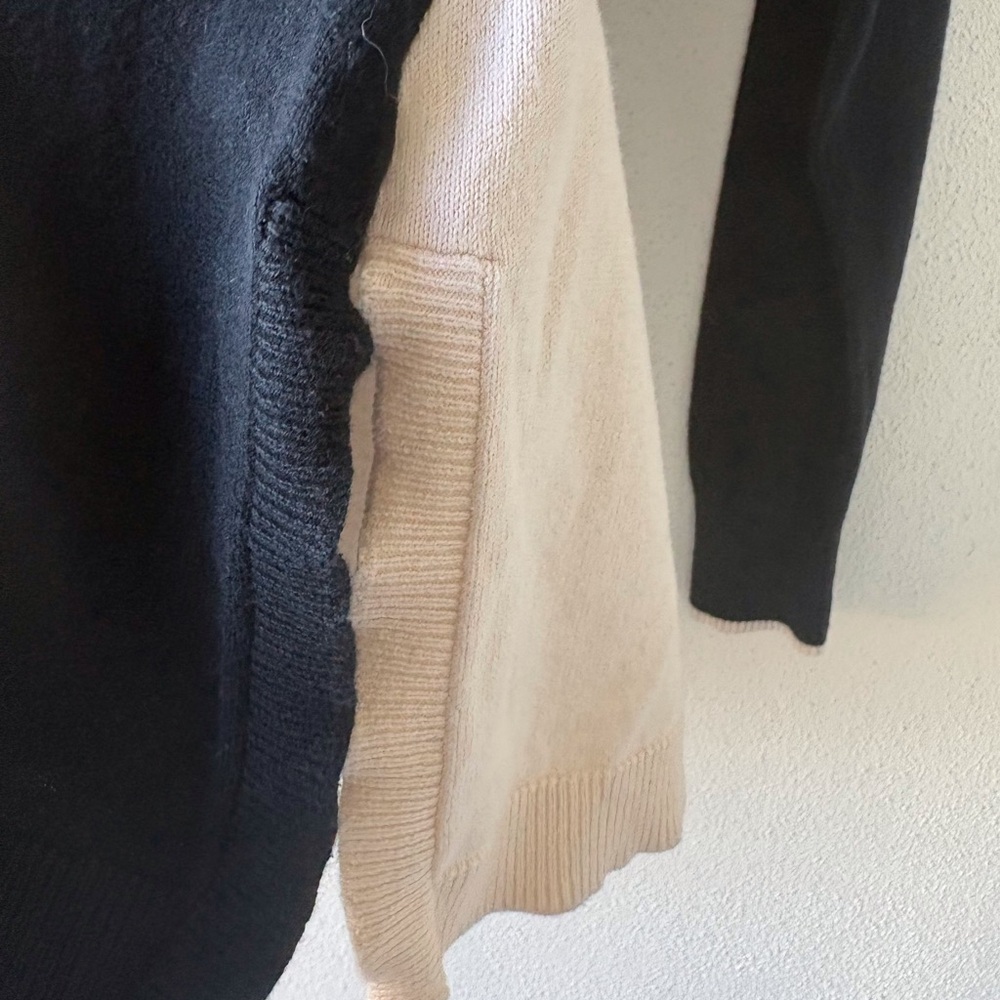 Lisa Todd Black Cream Long Sleeve V-Neck Sweater Cashmere Cotton Blend Pocket - Picture 7 of 12